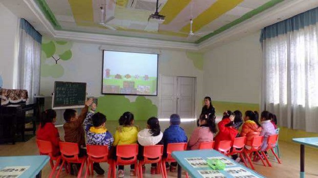 幼兒園教學(xué)一體機(jī)